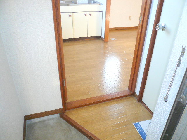 Entrance. Spacious entrance (^ O ^)