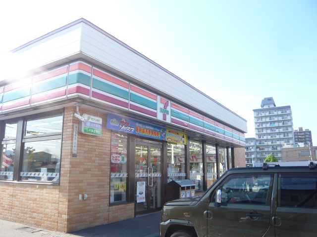 Convenience store. Seven-Eleven Sapporo Sumikawa central store up (convenience store) 140m
