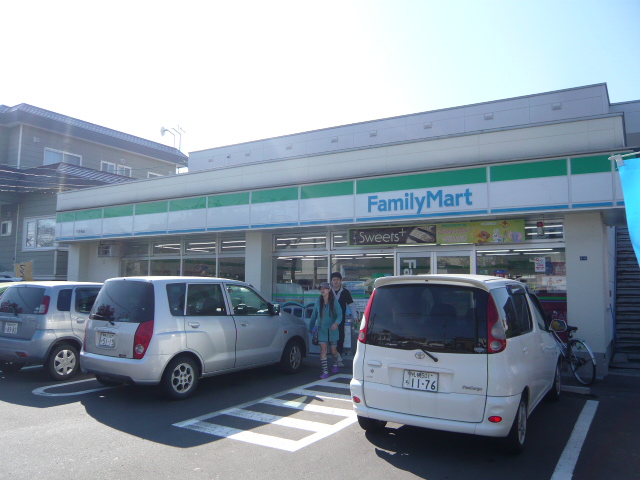 Convenience store. FamilyMart Hiragishiminami store up (convenience store) 510m
