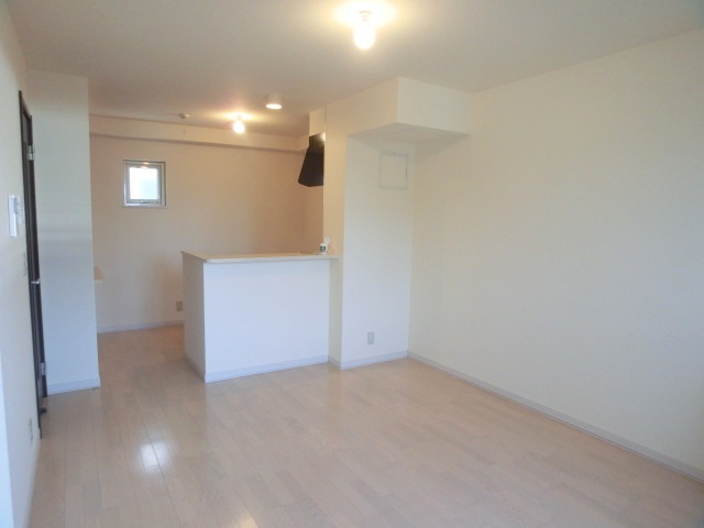 Living and room. Spacious living! !