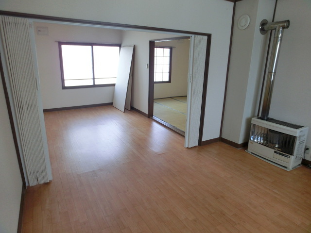 Other room space. Bright room.