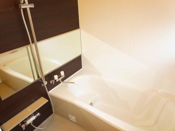 Bathroom. As sitz bath can be, This tub part with the seat. If I came back tired, Please be healed in a sitz bath. It has been replaced with a new one. 