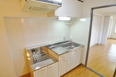 Kitchen. It is an independent kitchen with a breadth ☆