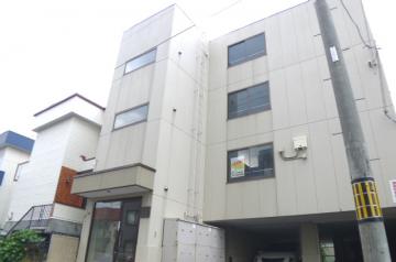 Building appearance. It is a building of a stately four-story!