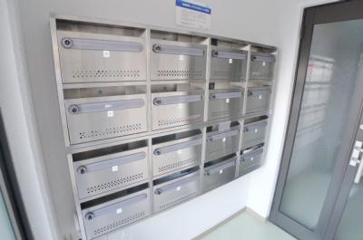 Other Equipment. Mail BOX with dial key is also equipped ☆