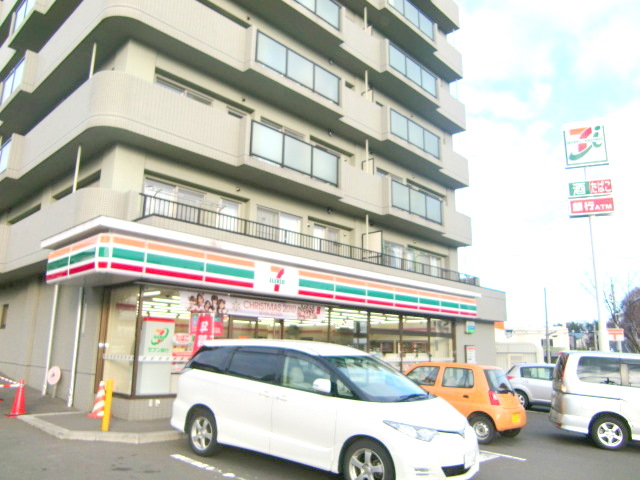 Convenience store. Seven-Eleven (convenience store) to 350m