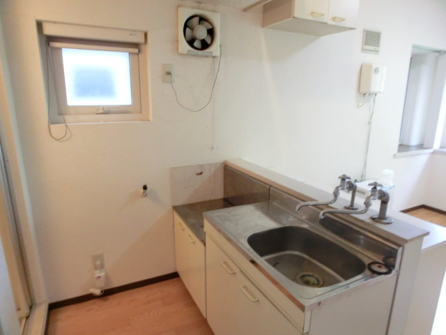 Kitchen. There are storage! It is bright in the window with!