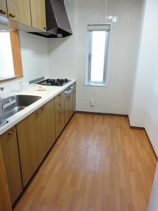Kitchen. ☆ Windows with face-to-face system Kitchen ☆