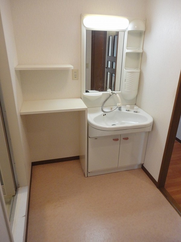 Washroom. ☆ Spacious dressing room ☆
