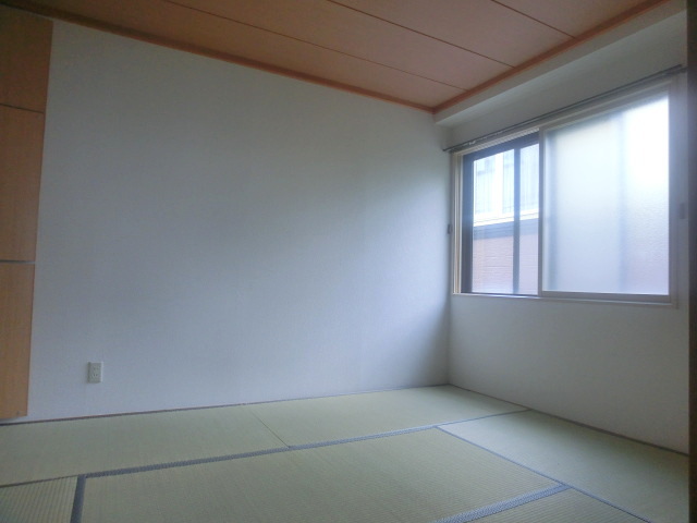 Other room space. I Japanese is a Japanese-style room! Storage room! 