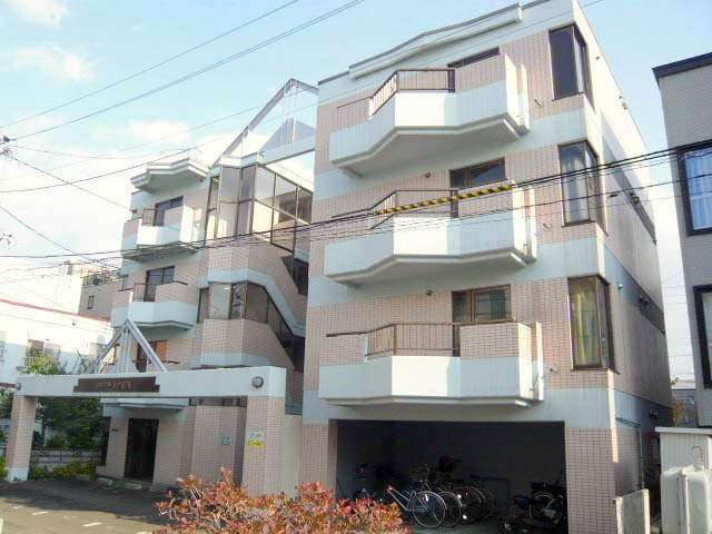 Building appearance. Appearance fashionable