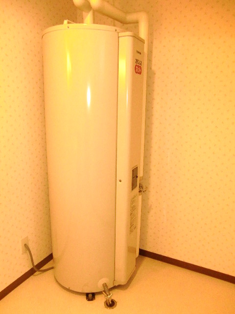Other Equipment. Electric water boiler