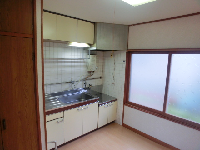 Kitchen. It is an independent type of kitchen.