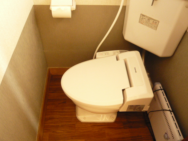 Toilet. ※ Photo of the same by Property Room No.
