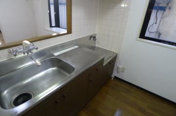 Kitchen. It is clean a kitchen that has been polished firmly ☆