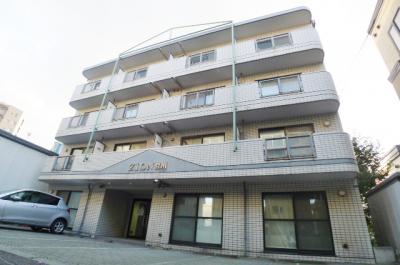 Building appearance. It is an excellent reinforced concrete apartment sound insulation ☆