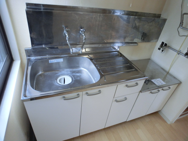 Other Equipment. Beautiful sink!