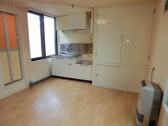 Living and room. Stylish rooms of white keynote!