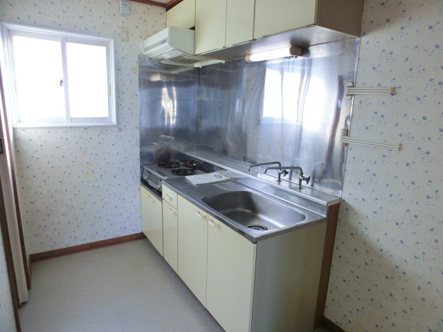 Kitchen. It is an independent type of kitchen. 