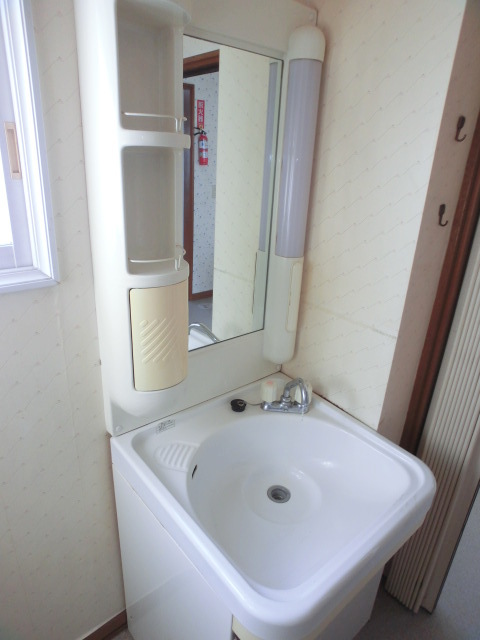 Other Equipment. Thank washbasin. 