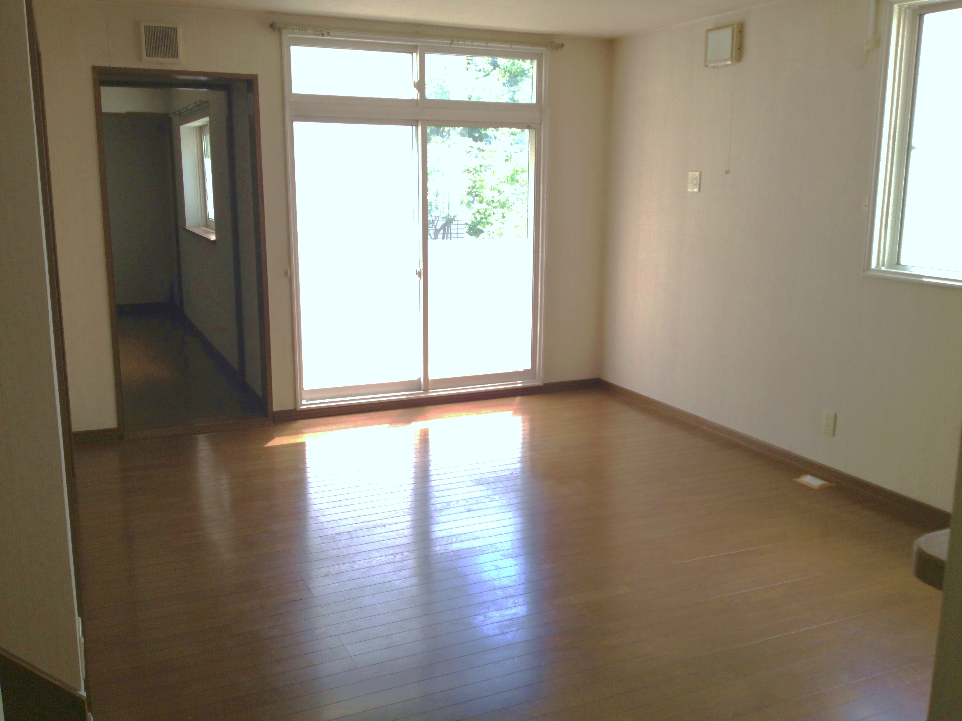 Living and room. Day good, It is air-conditioned