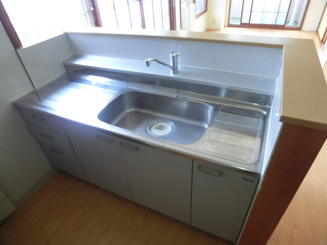 Kitchen. Face-to-face is the kitchen!