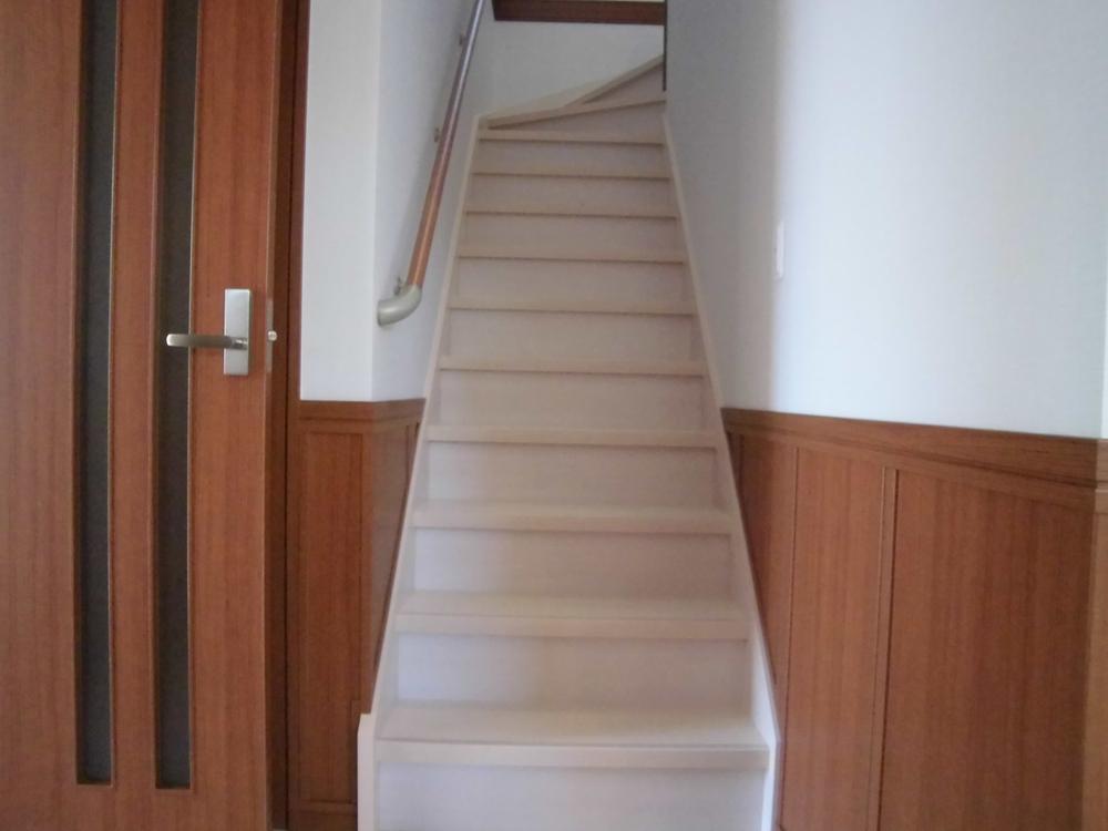 Other introspection. Staircase from the living room! We have successfully blocking the line of sight ☆