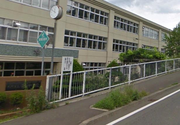 Junior high school. 320m to Sapporo Municipal Tokiwa Junior High School