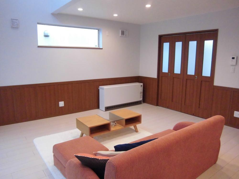 Other Equipment. Spandrel wall is compatible with skinny, such as design and cat.