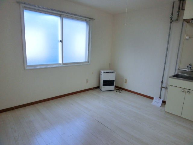 Other room space. It is a good studio types of usability