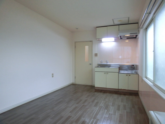 Other room space. Bright room!