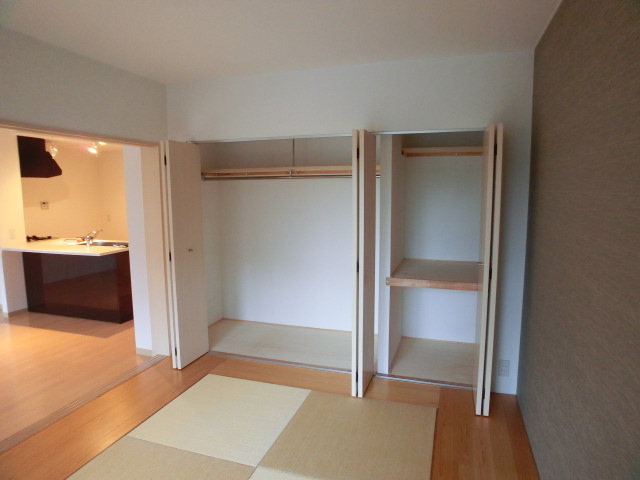 Receipt. Closet, which is also one half tatami!
