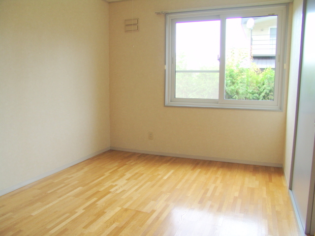 Other room space. Day is good!
