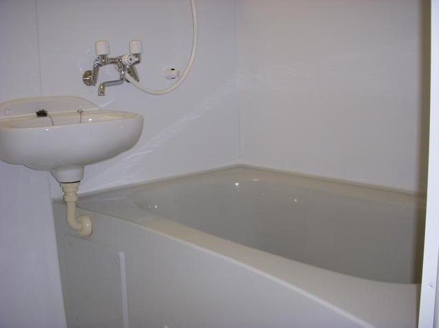 Bathroom. Indoor (11 May 2013) Shooting