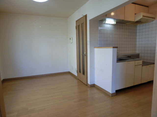Other room space. 6 Pledge of living!