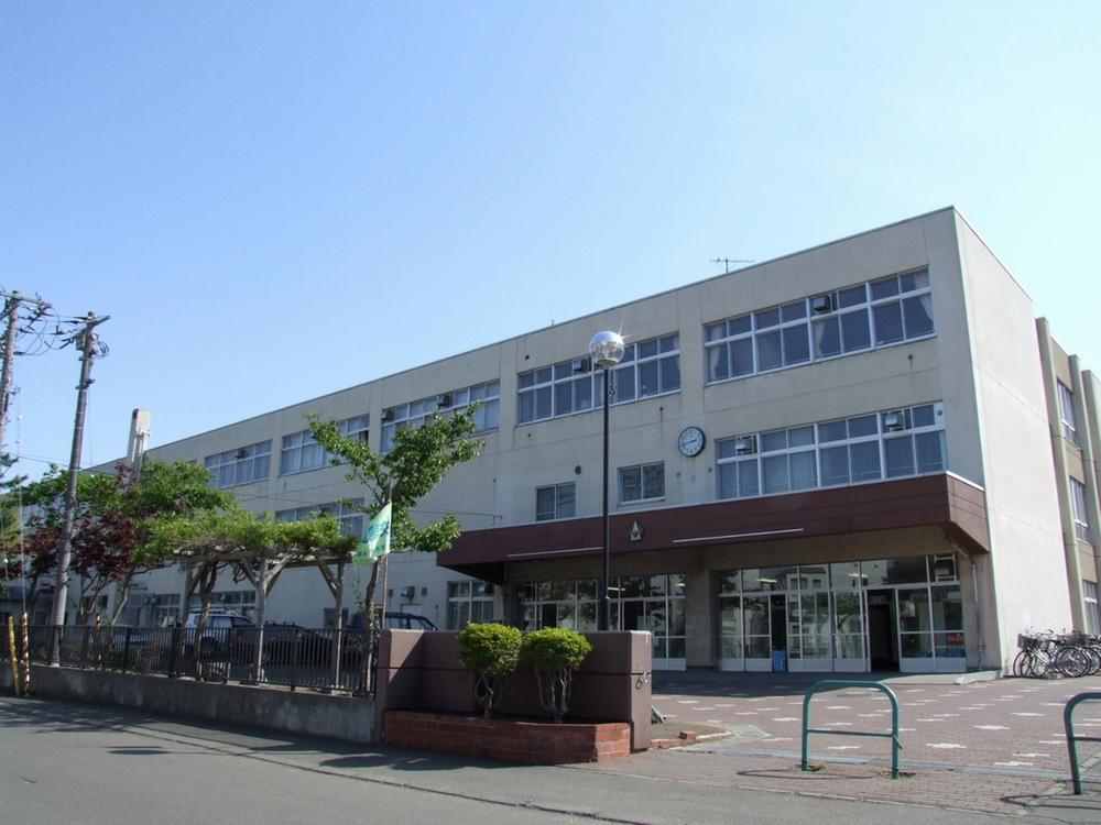 Junior high school. Hachiken 1200m to the East Junior High School