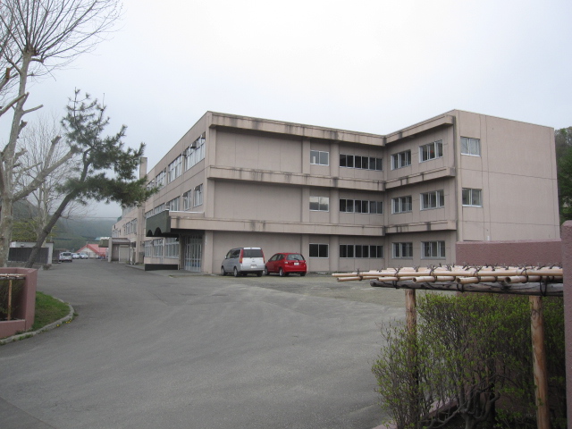 Junior high school. 2069m to Sapporo Municipal Fukui field junior high school (junior high school)