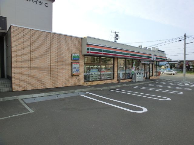 Convenience store. Seven-Eleven Sapporo Nishino Article 2 store up (convenience store) 690m