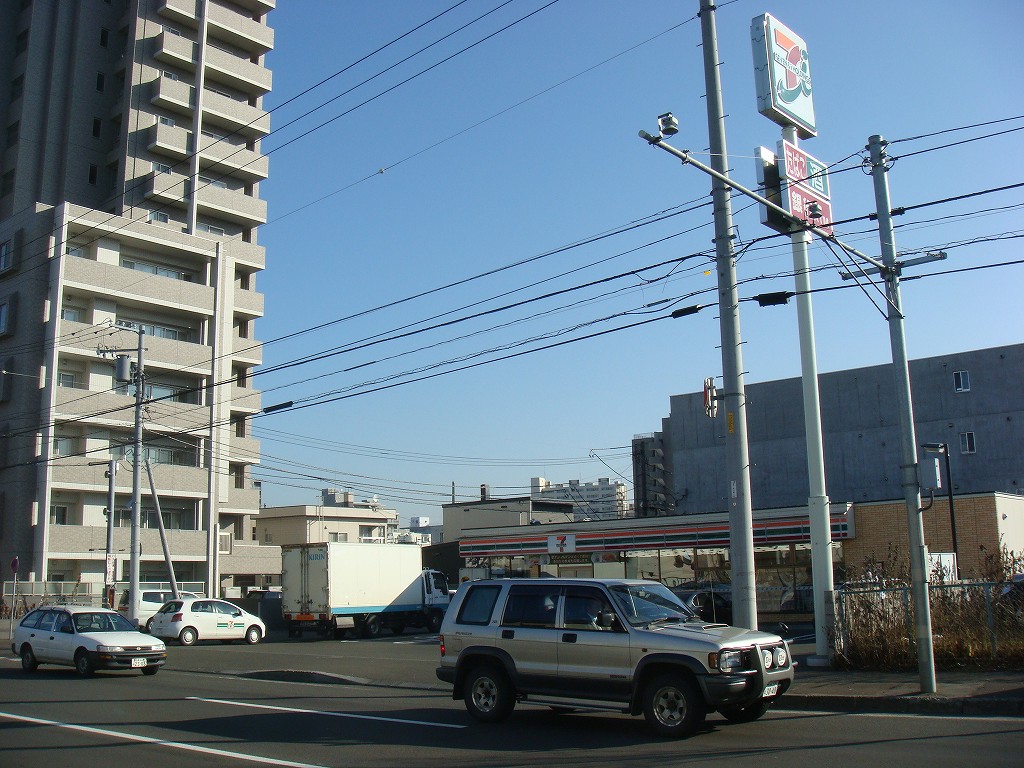 Convenience store. Seven-Eleven 183m to Sapporo 24 Nokiten (convenience store)