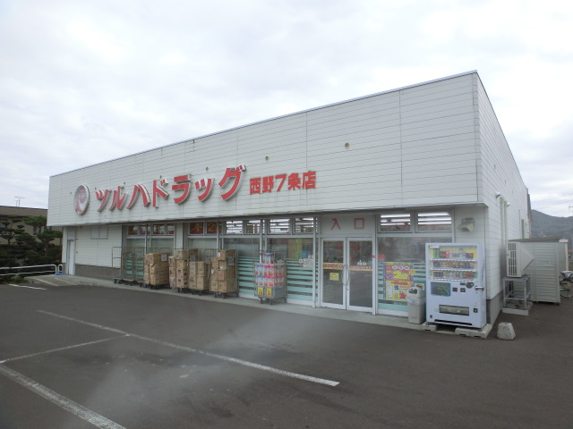 Dorakkusutoa. Tsuruha drag Nishino Article 7 shops 95m to (drugstore)