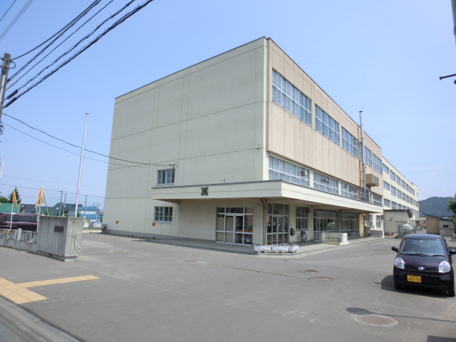 Primary school. 404m to Sapporo Municipal Nishino second elementary school (elementary school)