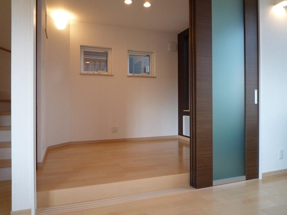 Non-living room. Small rise 3.7 Pledge which is adjacent to the living room.