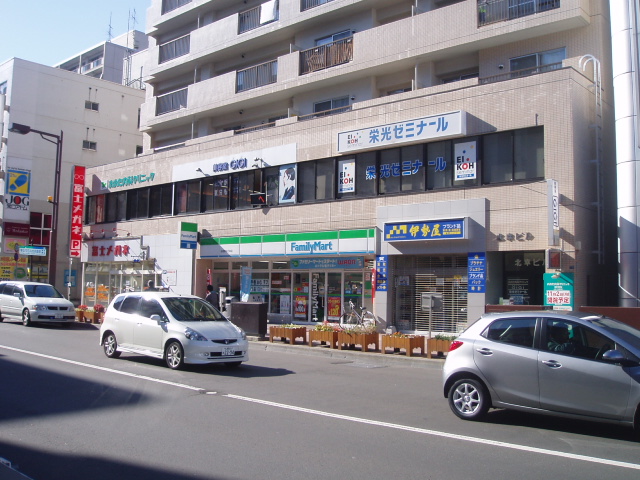 Convenience store. FamilyMart Sapporo Kotoni Article 2 store up (convenience store) 461m