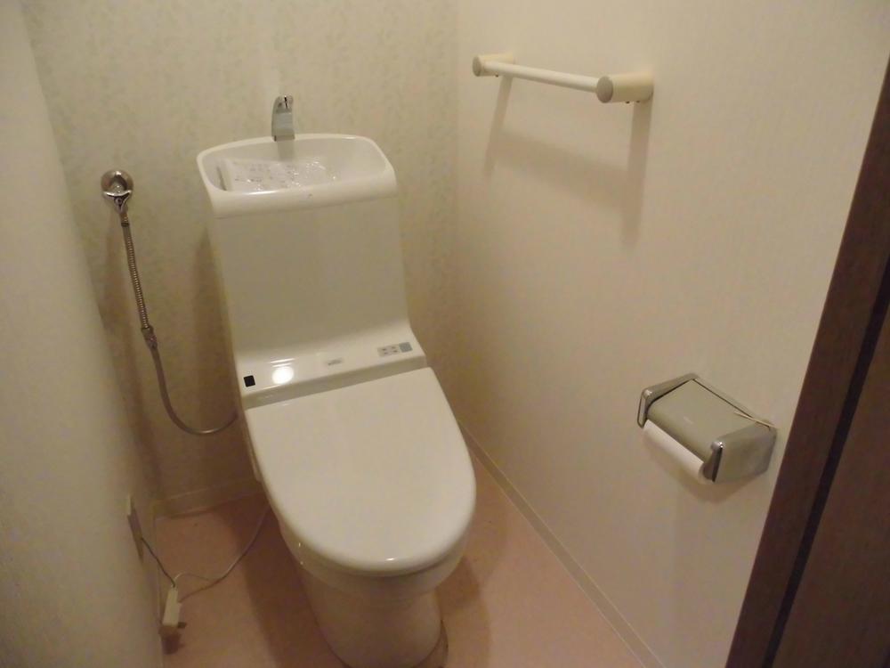 Toilet. Integrated shower toilet new