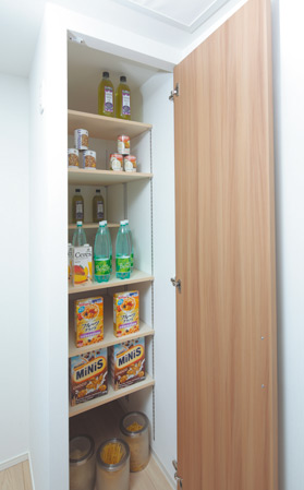 Kitchen.  [Kitchen cupboard] Installing the input can also be used ones as a pantry in the kitchen. Buying the food and save the sharp canned, For convenient storage of seasoning class (except for some type).