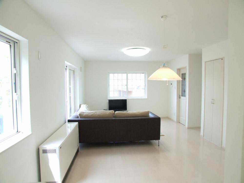 Model house photo. Nishioka model in public