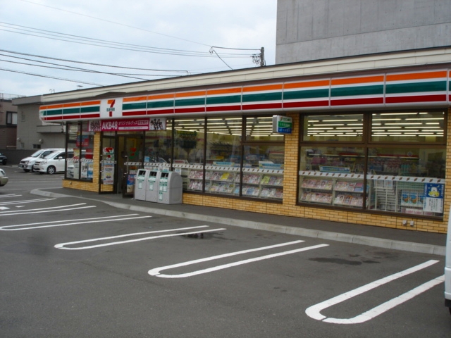 Convenience store. Seven-Eleven Sapporo Nijuyonken Article 2 store up (convenience store) 376m