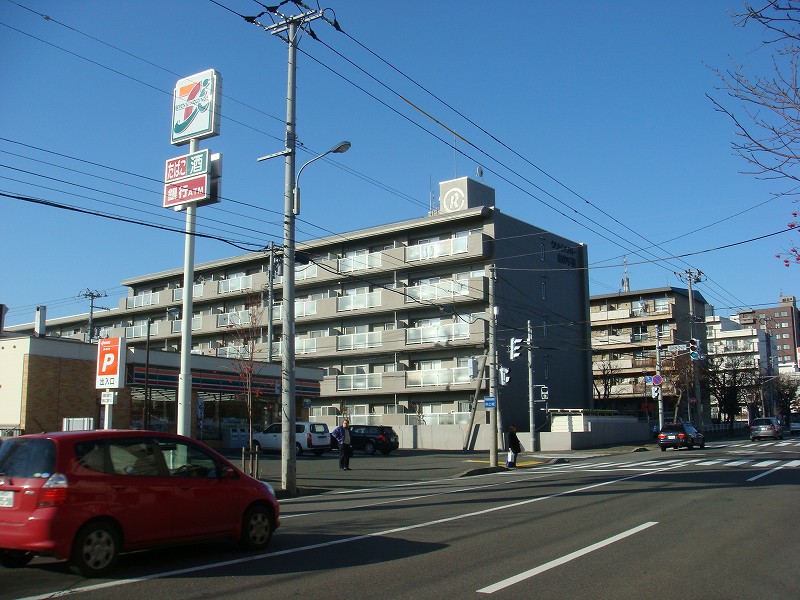 Convenience store. Seven-Eleven Sapporo Yamanote Article 3 store up (convenience store) 538m