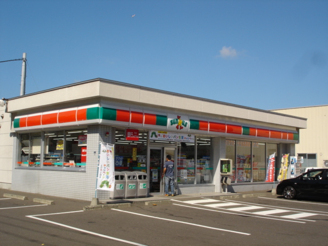 Convenience store. 506m until Thanksgiving Hassamu Article 7 store (convenience store)