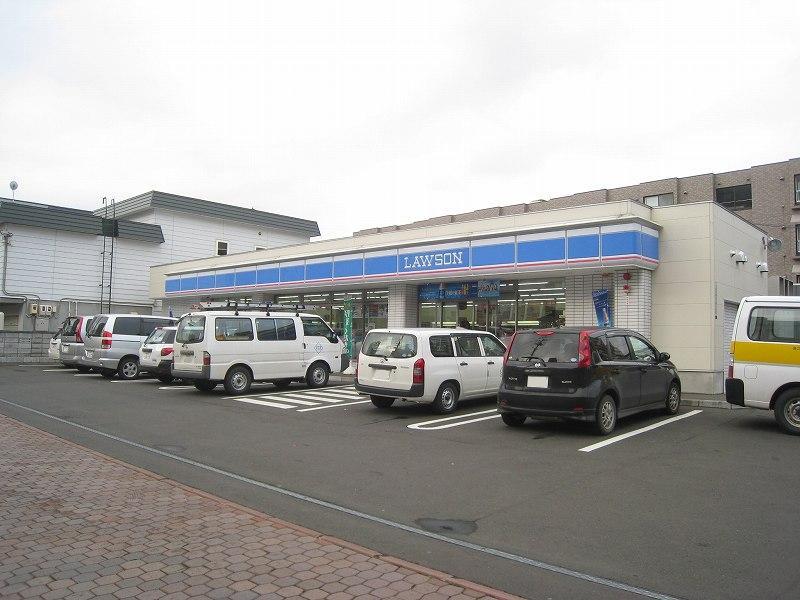 Convenience store. Lawson Sapporo Nijuyonken Article 4 West store up (convenience store) 174m